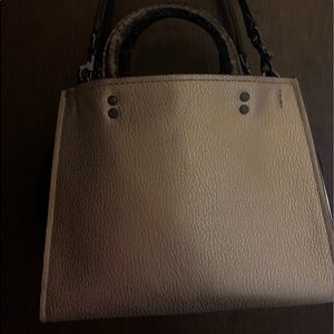EUC Rose Gold Coach Rogue 25